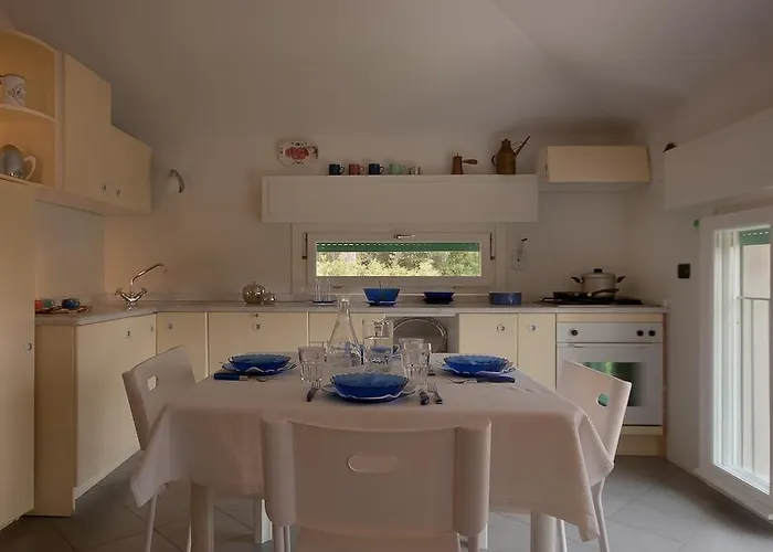 Maestrale 2 マリーナ・ディ・ピエトラサンタ